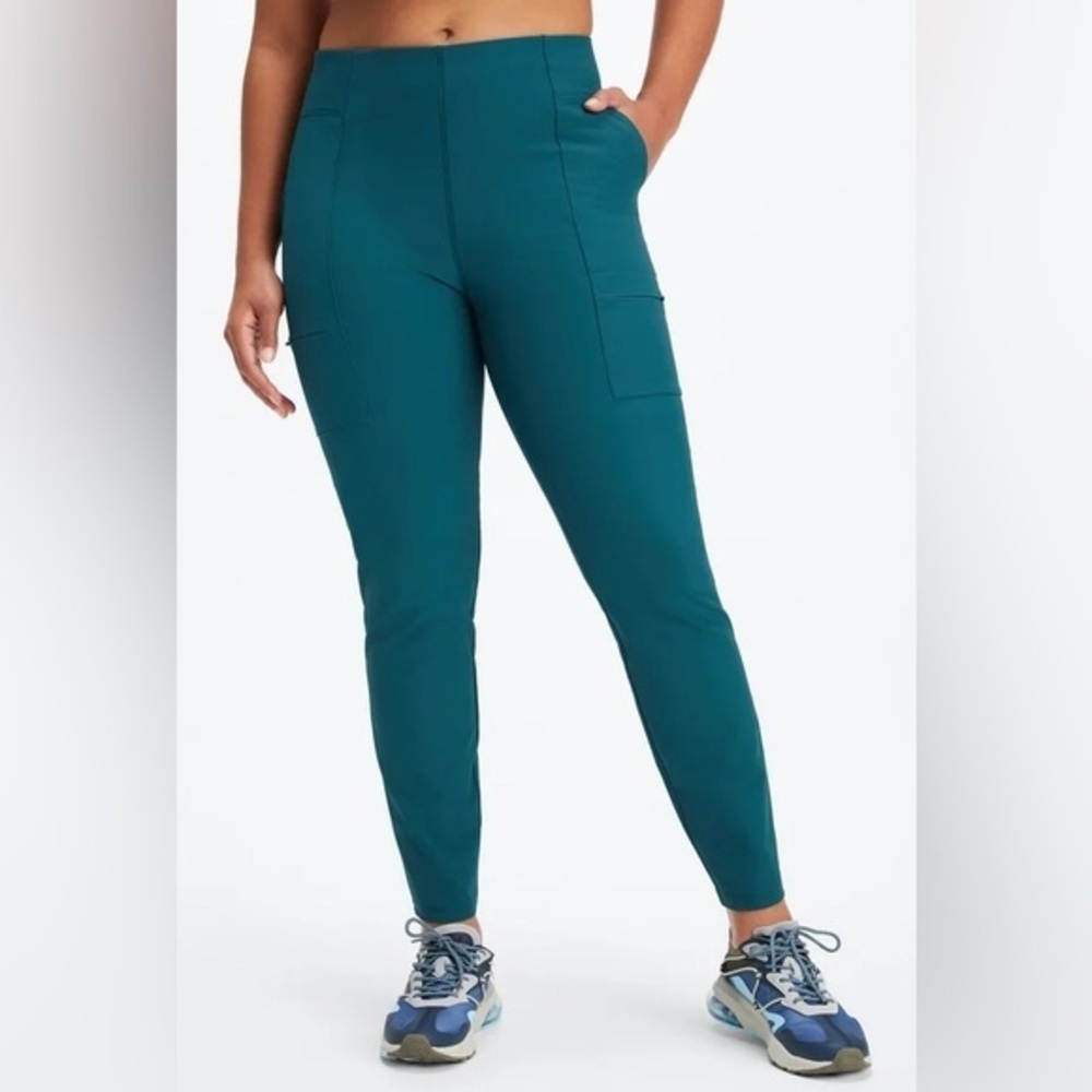 Fabletics Short Length High Waisted Hybrid Cargo Pants Stretch Pockets Skinny
